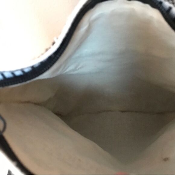 Woolen Incan Zup Closure Folk Bag Made in Ecuador - Picture 6 of 8